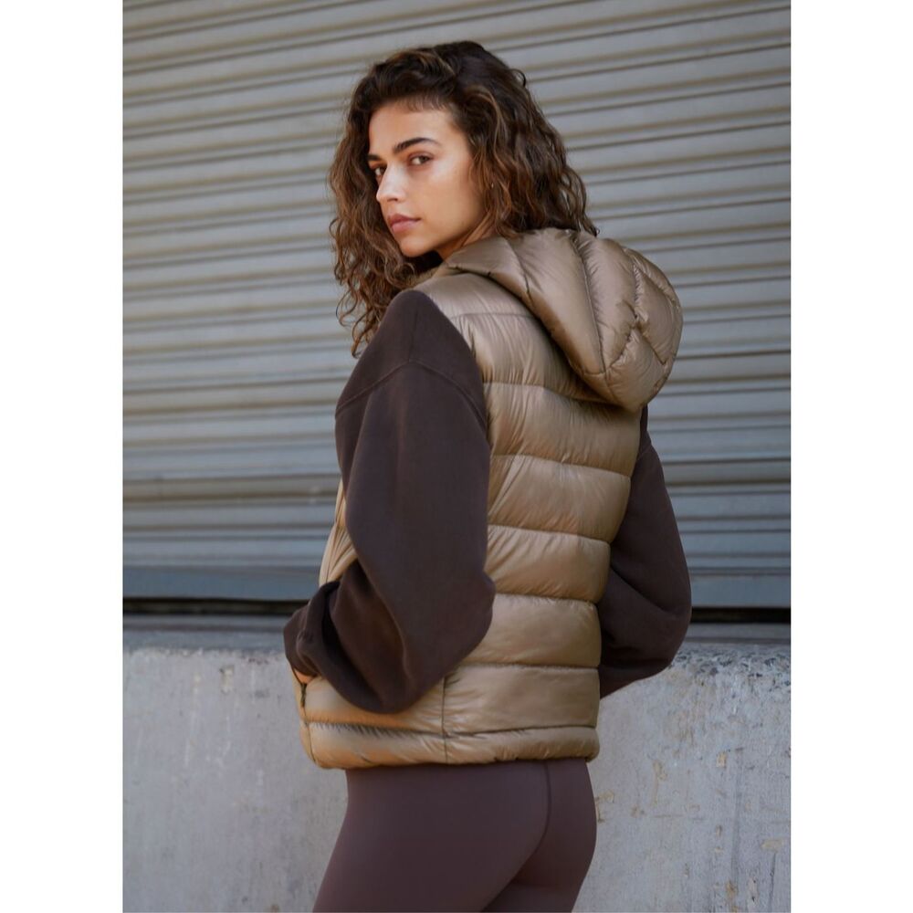 ARITZIA The Little Puff Vest Goose Down - Picture 10 of 11